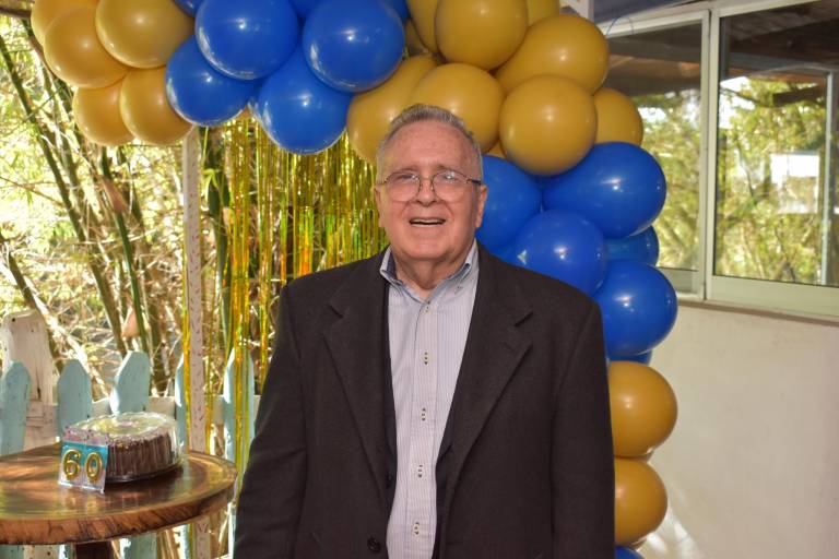 Disfrutan reunión ex alumnos de la generación 62-64 de la Preparatoria UAS