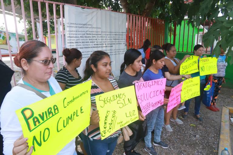 Madres de kínder de Villa Unión piden intervención de Gobernador por falta de luz