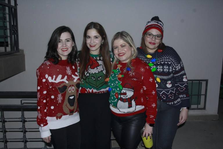 Se reúnen ex alumnos del Colegio Sinaloa en divertida posada