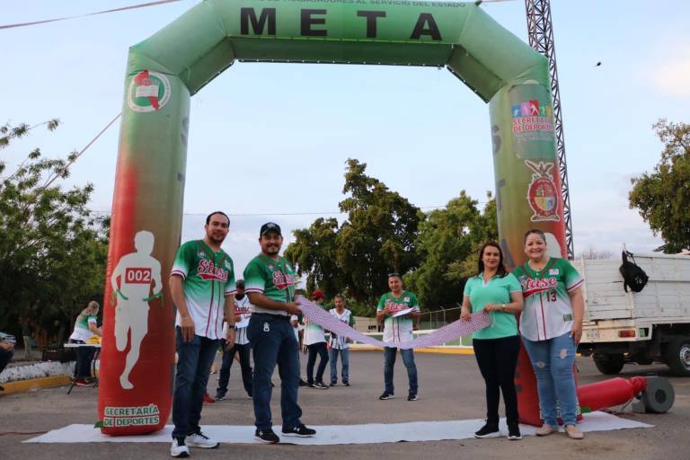 Miembros del STASE se unen en la Caminata 5K