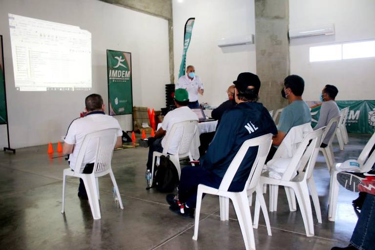Capacita Isde a entrenadores de beisbol de Mazatlán
