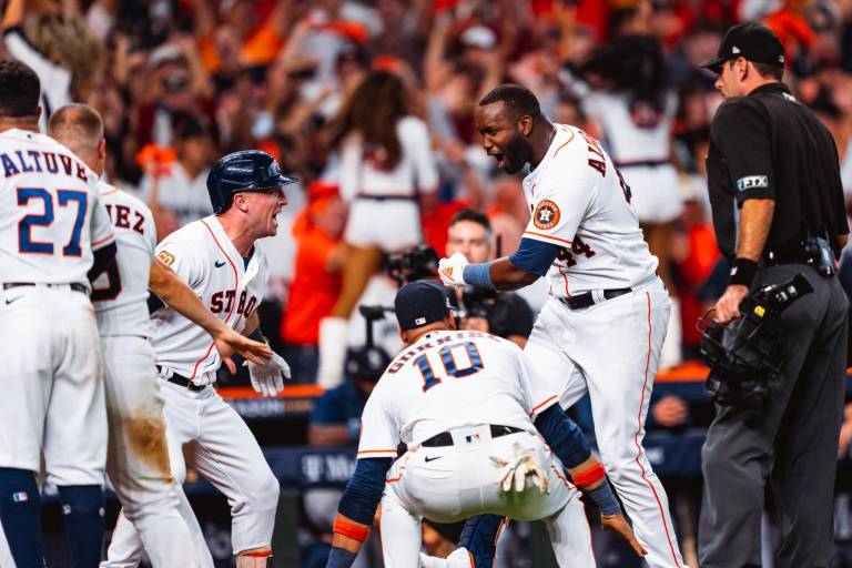 Con jonrón de Yordan Álvarez en la novena, Astros sorprende a Marineros en Houston