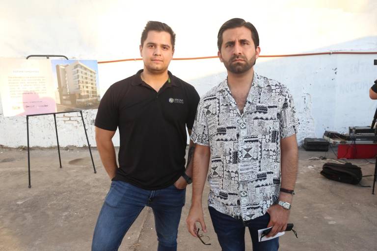 Colocan primera piedra de Flamingo Tower