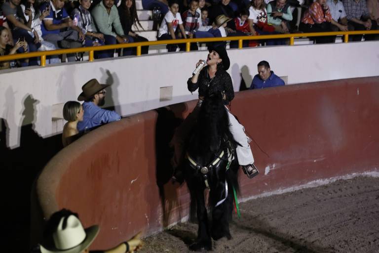 Conquista Diana Laura el Lienzo Charro de la Expo Feria Ganadera Sinaloa 2025