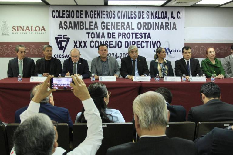 Rinde protesta nueva dirigencia de Ingenieros Civiles de Sinaloa