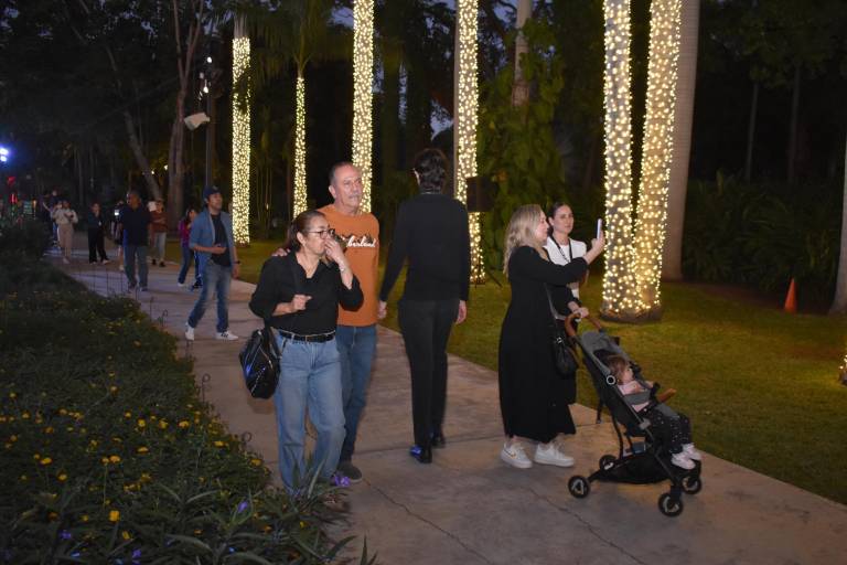 La esperanza se llena de luz con ‘Navidad en el Botánico’