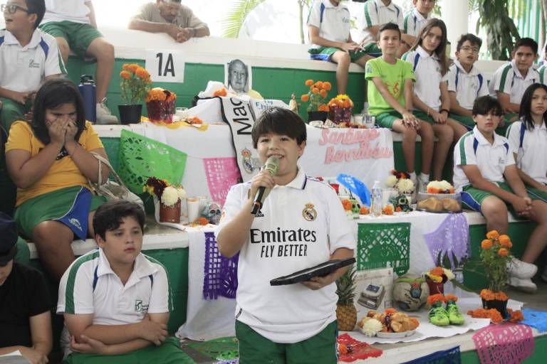Realiza el Instituto Senda su tradicional concurso de altares en el Día de Muertos