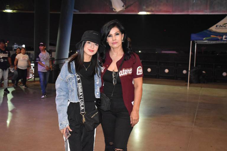 Festejan sinaloenses el inicio de la Temporada de Beisbol 2023-2024