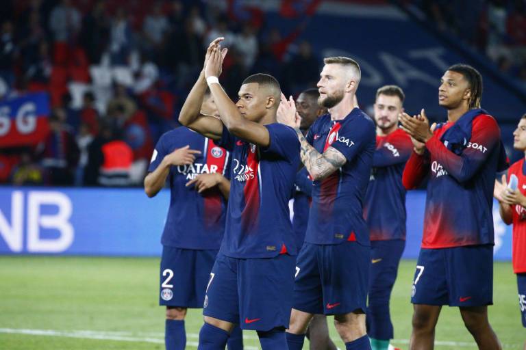 Doblete de Mbappé da al PSG su primer triunfo de la temporada