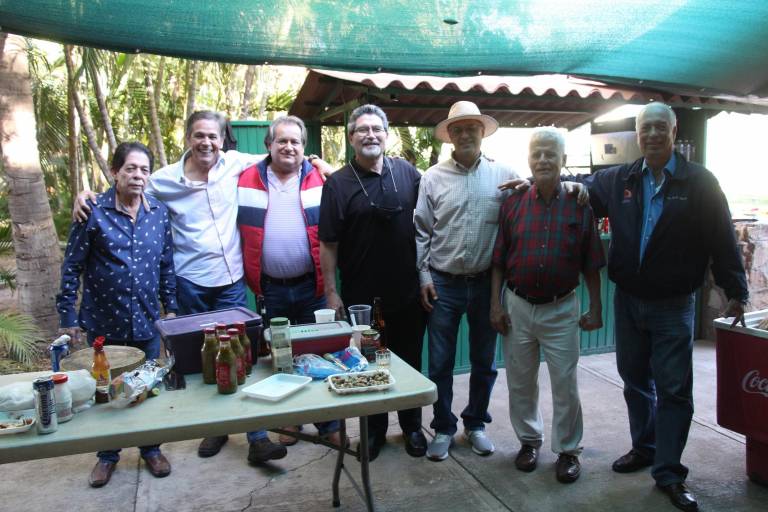 Ex alumnos del ICH disfrutan su tradicional reunión de fin de año
