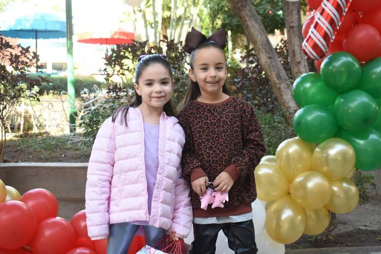 Ríen, cantan y bailan alumnos del Instituto Senda en su posada