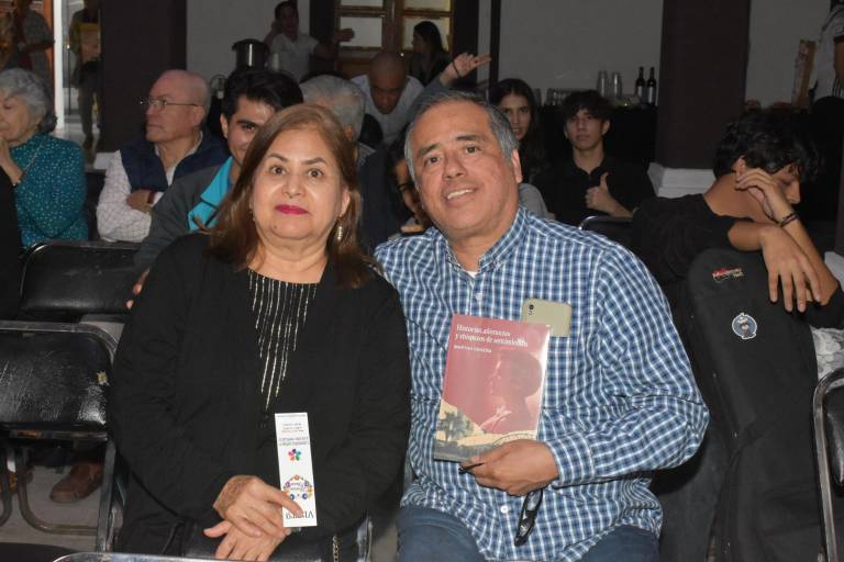 Comparte Martha Ceceña sus vivencias, historias y añoranzas