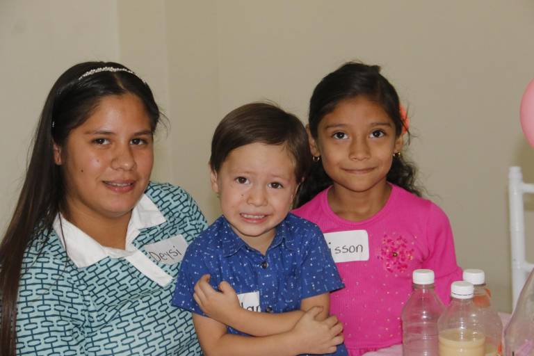 Con rifas, música y regalos Ganac celebra a los niños en su día