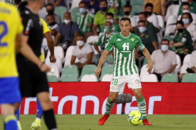Andrés Guardado y Betis empatan ante el Cádiz en jornada 2 de LaLiga