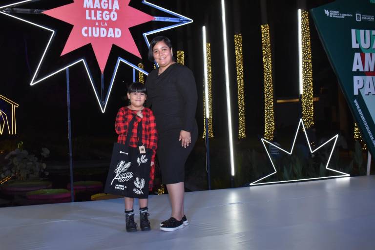 La esperanza se llena de luz con ‘Navidad en el Botánico’