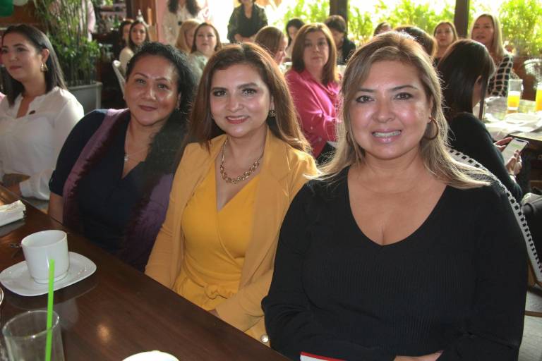 Con visión empresarial, comparte su experiencia