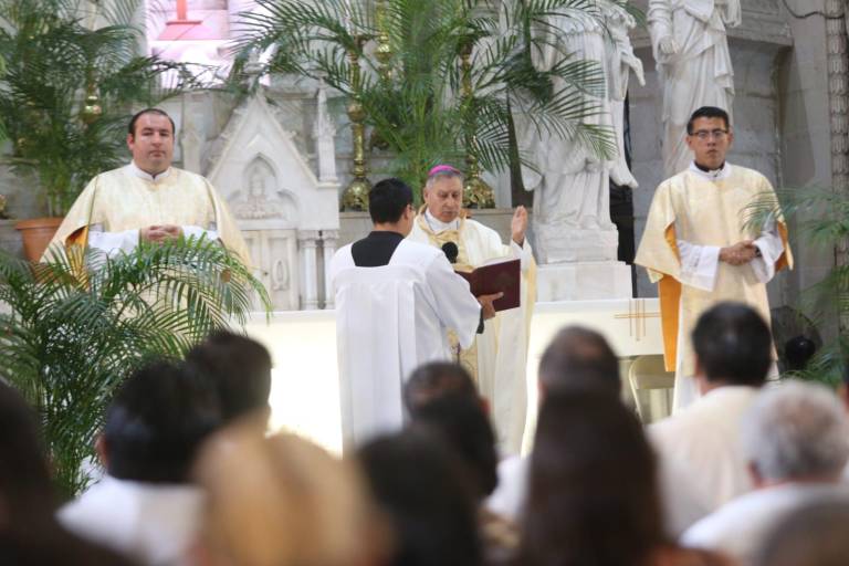 Obispo de Mazatlán llama a tratar bien a los turistas