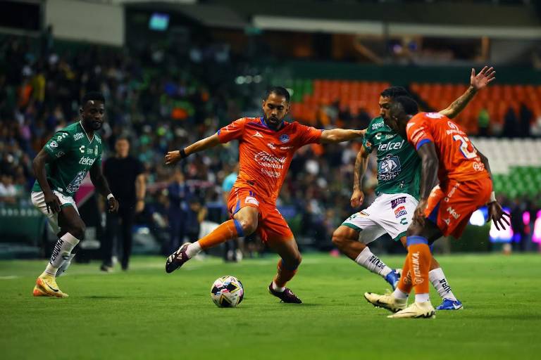 Mazatlán FC complica las aspiraciones del León, tras empatarle sin anotaciones