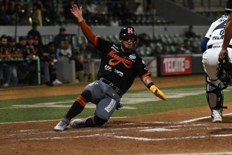 Naranjeros gana doble cartelera en Guasave