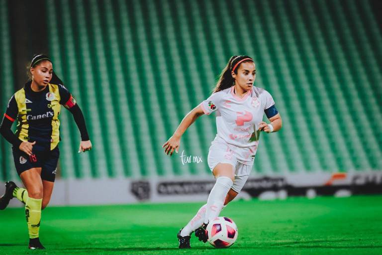 Sinaloense Cinthya Peraza alcanza el centenar de juegos en Liga MX