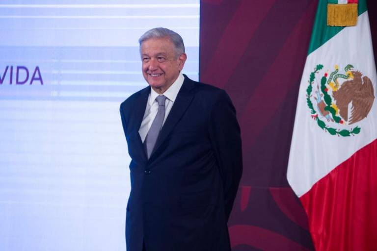 INAI ordena a UNAM hacer pública la tesis y el título profesional de AMLO