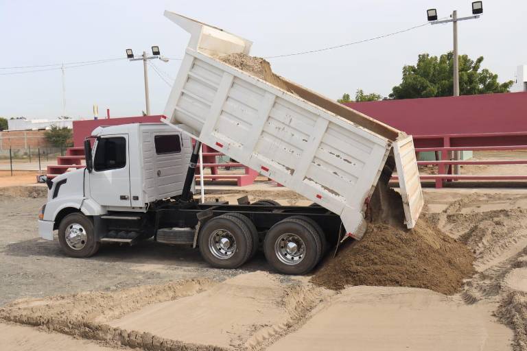 ¡Llega la arena a canchas de voleibol de la Sahop!
