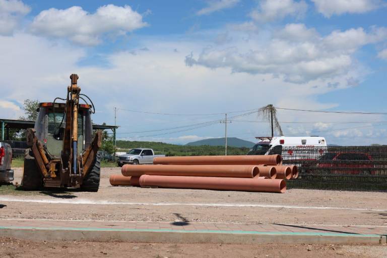Inician ampliación del colector sanitario en La Cruz, Elota: obra beneficiará a familias de la zona este