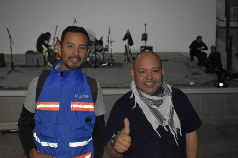 Disfrutan familias de la música de Los Beatles