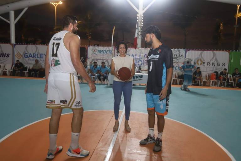 Delfines de Mazatlán inaugura en casa temporada 2022 del Cibapac