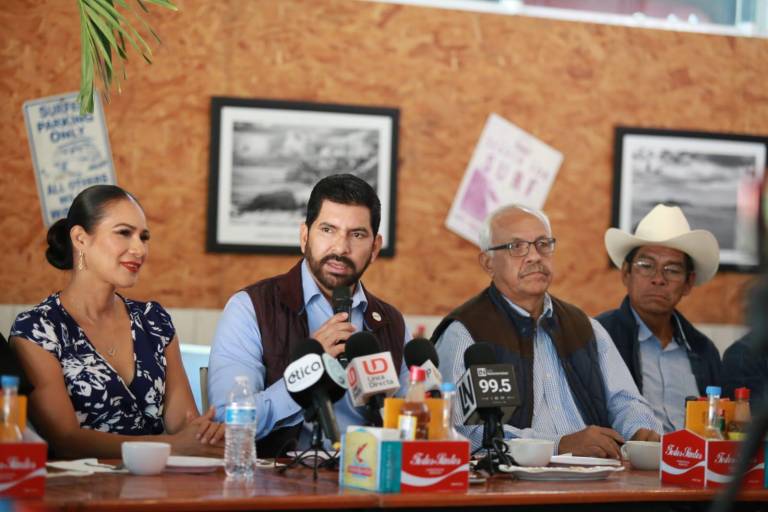 Acusa Diputado a Alcalde de Mazatlán de ‘nadar de muertito’