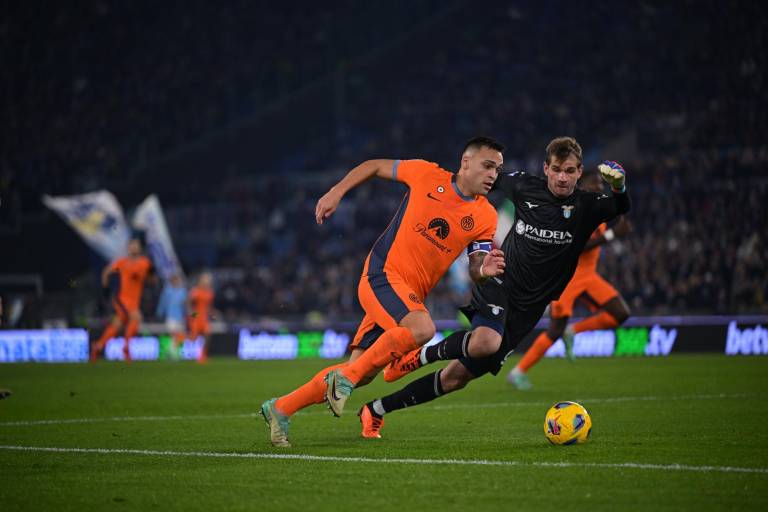 Inter afianza su liderato con triunfo ante la Lazio