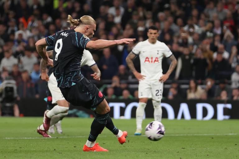 Manchester City derrota al Tottenham y parte con ventaja por el título