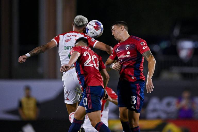 Necaxa es goleado por Dallas