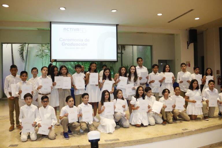 Despide La Escuela Activa Integral una generación más de sus aulas