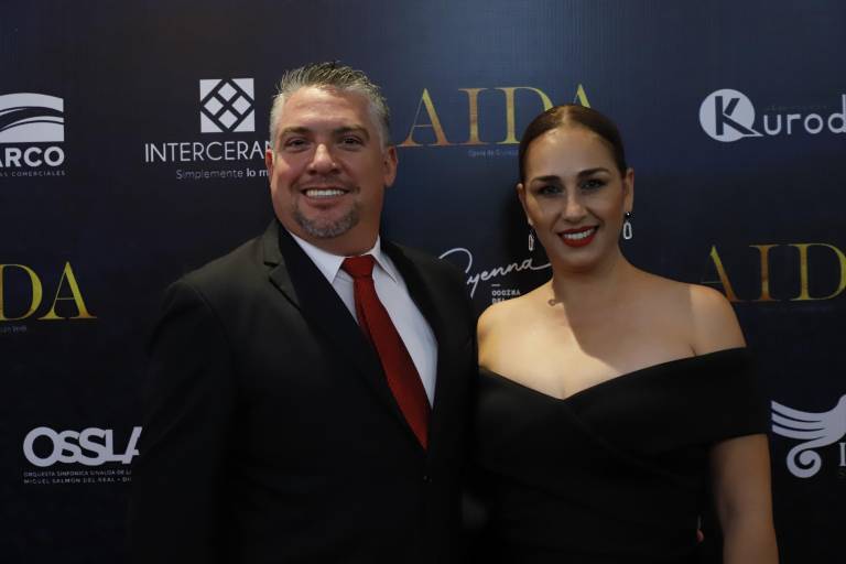 Viven sinaloenses una historia de amor con ‘Aída’