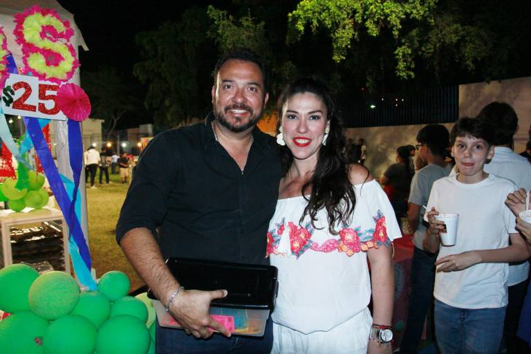 Disfruta la Escuela Activa Integral una divertida noche mexicana