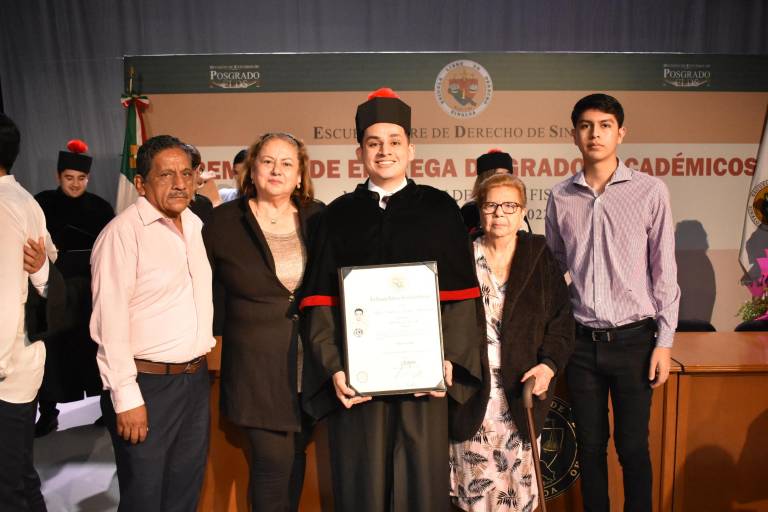 Son Maestros en Derecho Fiscal