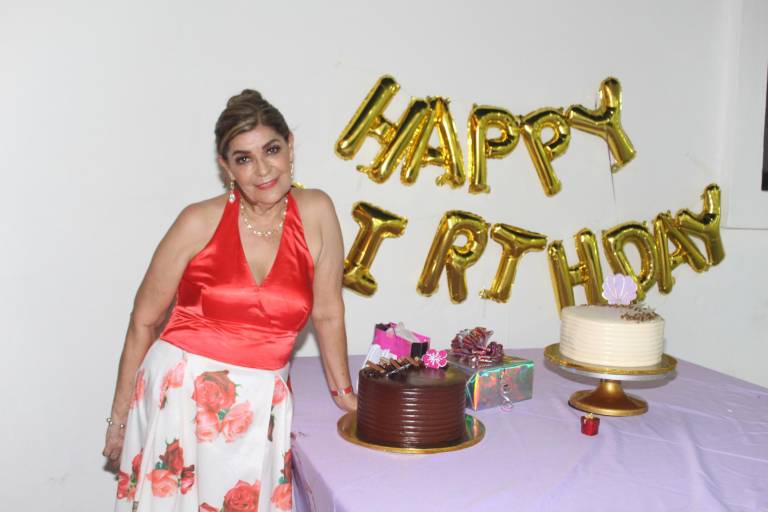 Lucía Velasco de González festeja una vuelta más al sol