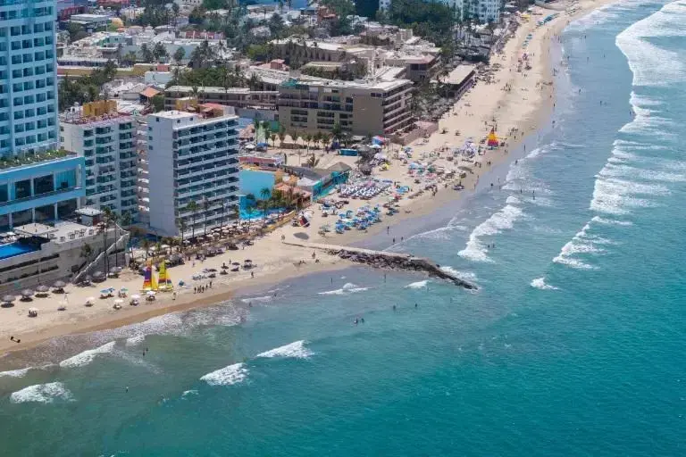 Mayor conectividad y casi llenos en ocupación hotelera, auguran buen invierno para Mazatlán