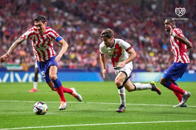 Radamel Falcao enseña su garra en el Metropolitano ante el Atlético de Madrid