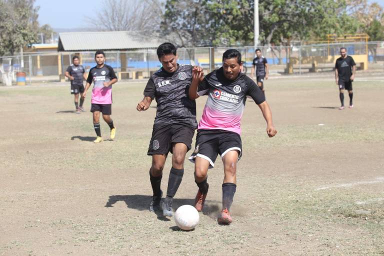 Hospital General detona todo su arsenal en el Futbol Intermédicos