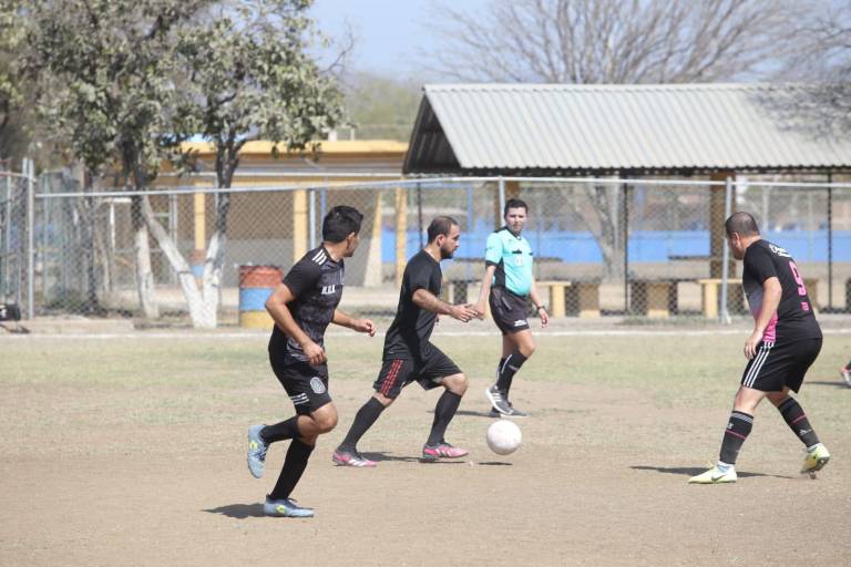 Golea IMSS-UMEPA a Sisel en Liga de Futbol Intermédicos