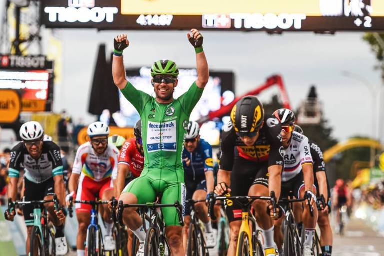 Mark Cavendish gana Etapa 10 y acaricia récord histórico en el Tour de Francia