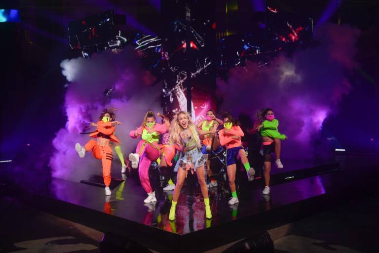 La sinaloense Kenia Os arrasa en los MTV Miaw 2021