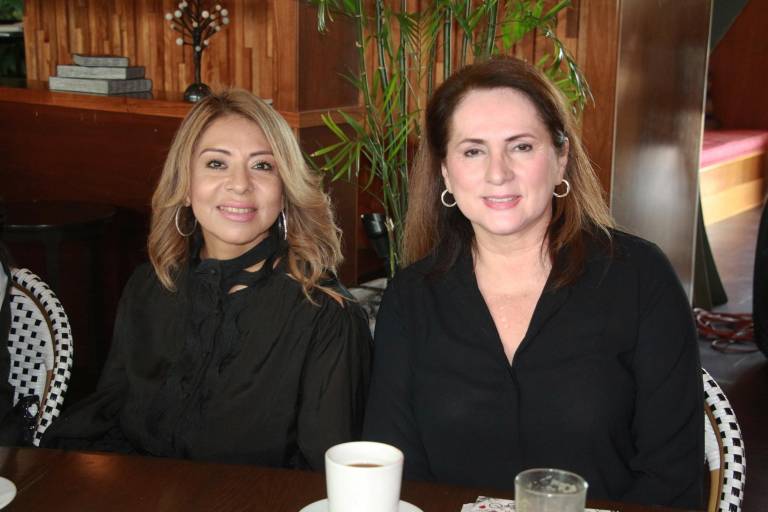 Con visión empresarial, comparte su experiencia