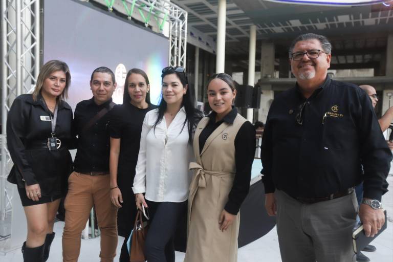 Llega al puerto Punto Laguna Towers &amp; Mall