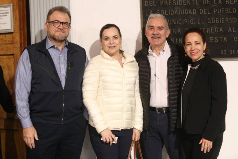 Recibe David Toscana el Premio Mazatlán de Literatura 2023 en el TAP
