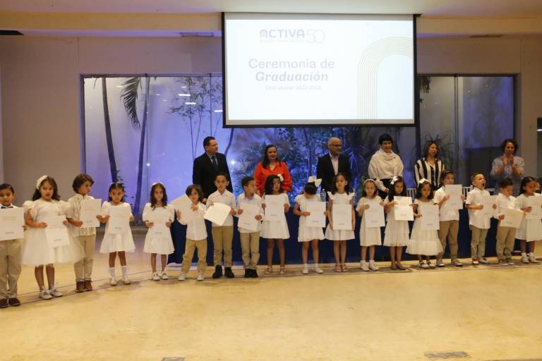 Despide La Escuela Activa Integral una generación más de sus aulas