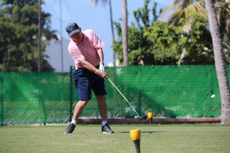 Mazatleco Diego Medina comanda Torneo Anual Internacional de Golf de El Cid