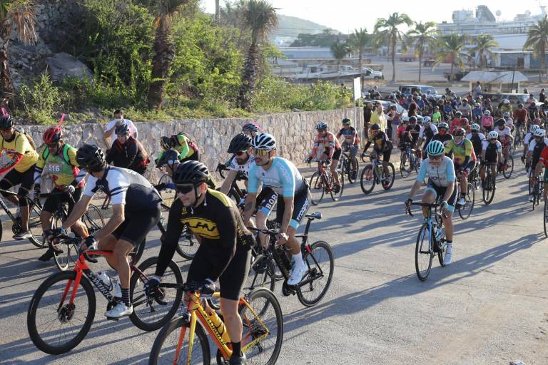 Rosarense Rodrigo Romero se proclama campeón del Gran Fondo de Ciclismo Mazatlán 2021